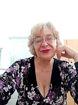 52MiaLove02 online show from May 12, 4:42 am