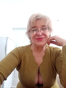 52MiaLove02 online show from February 6, 5:47 am