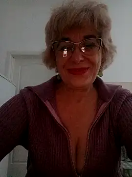 Snapshot of 52MiaLove02 chatting on October 15, 4:22 am 52MiaLove02 online show from October 15, 4:22 am