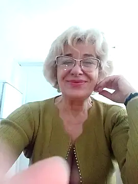 Snapshot of 52MiaLove02 chatting on November 14, 5:55 am 52MiaLove02 online show from November 14, 5:55 am