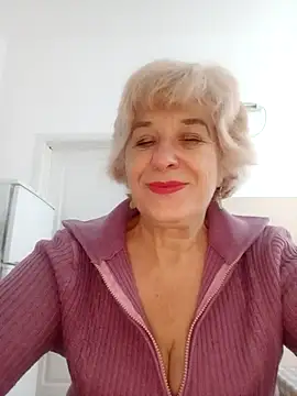 Snapshot of 52MiaLove02 chatting on October 6, 4:35 am 52MiaLove02 online show from October 6, 4:35 am