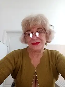 Snapshot of 52MiaLove02 chatting on November 4, 5:55 am 52MiaLove02 online show from November 4, 5:55 am