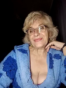 Snapshot of 52MiaLove02 chatting on November 19, 5:57 pm 52MiaLove02 online show from November 19, 5:57 pm