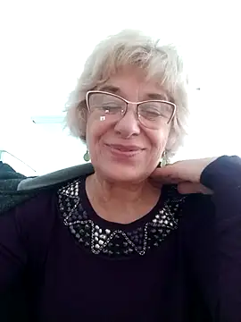 Snapshot of 52MiaLove02 chatting on October 3, 7:32 am 52MiaLove02 online show from October 3, 7:32 am