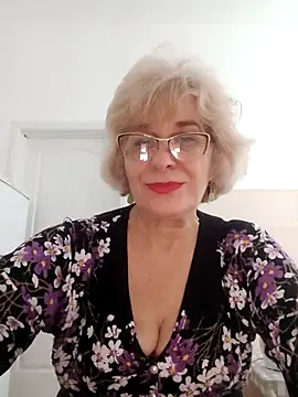 Snapshot of 52MiaLove02 chatting on November 20, 6:03 am 52MiaLove02 online show from November 20, 6:03 am