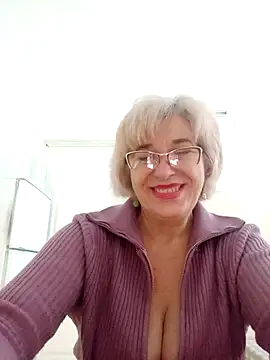 52MiaLove02 online show from December 18, 6:07 am