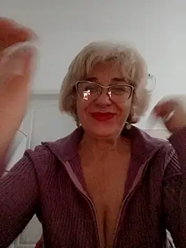 Snapshot of 52MiaLove02 chatting on November 13, 5:44 am 52MiaLove02 online show from November 13, 5:44 am