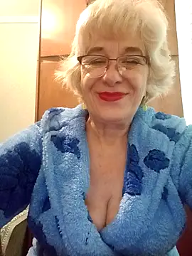 Snapshot of 52MiaLove02 chatting on October 5, 6:48 am 52MiaLove02 online show from October 5, 6:48 am