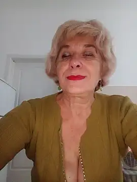 Snapshot of 52MiaLove02 chatting on October 20, 4:47 am 52MiaLove02 online show from October 20, 4:47 am