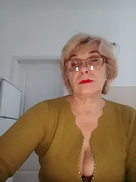 Snapshot of 52MiaLove02 chatting on November 28, 5:51 am 52MiaLove02 online show from November 28, 5:51 am