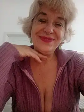 Snapshot of 52MiaLove02 chatting on October 8, 4:58 am 52MiaLove02 online show from October 8, 4:58 am