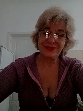 Snapshot of 52MiaLove02 chatting on November 21, 5:39 am 52MiaLove02 online show from November 21, 5:39 am