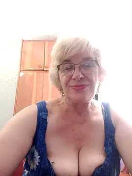 Snapshot of 52MiaLove02 chatting on July 8, 4:51 pm 52MiaLove02 online show from July 8, 4:51 pm