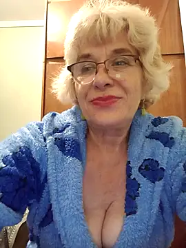 Snapshot of 52MiaLove02 chatting on October 8, 5:02 pm 52MiaLove02 online show from October 8, 5:02 pm