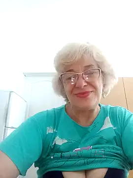 Snapshot of 52MiaLove02 chatting on July 9, 5:08 am 52MiaLove02 online show from July 9, 5:08 am