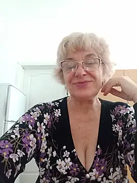 Snapshot of 52MiaLove02 chatting on June 3, 8:26 am 52MiaLove02 online show from June 3, 8:26 am