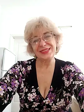 Snapshot of 52MiaLove02 chatting on November 19, 5:51 am 52MiaLove02 online show from November 19, 5:51 am