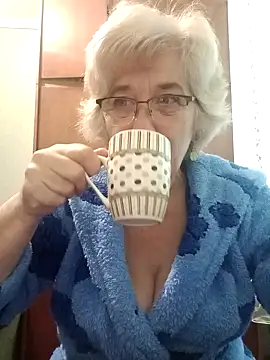 Snapshot of 52MiaLove02 chatting on October 18, 6:04 am 52MiaLove02 online show from October 18, 6:04 am