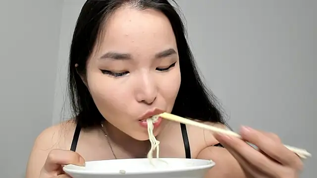 Soyun Mia online show from April 10, 12:23 pm