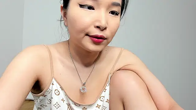 Soyun Mia online show from May 8, 12:20 pm