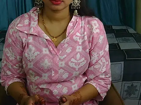 priya-kumari22 online show from October 11, 4:46 am