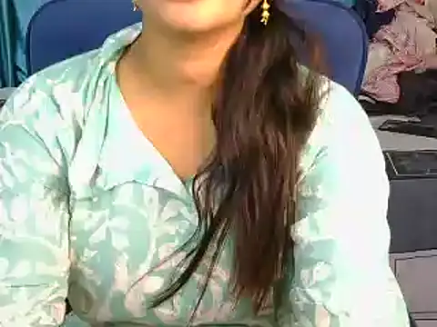 priya-kumari22 online show from September 27, 5:24 am