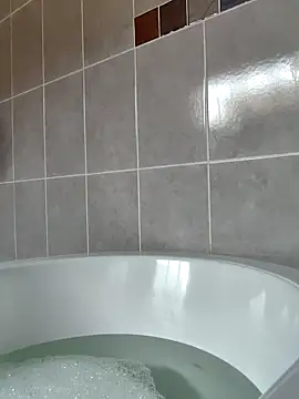 Snapshot of Cianda24 chatting on November 1, 12:43 pm Cianda24 online show from November 1, 12:43 pm