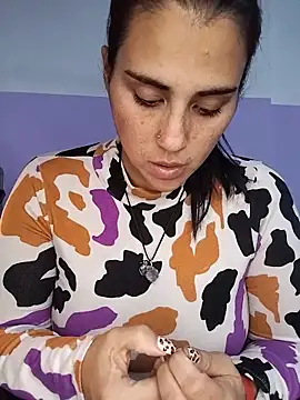 kariciasecreta online show from May 18, 2:23 am