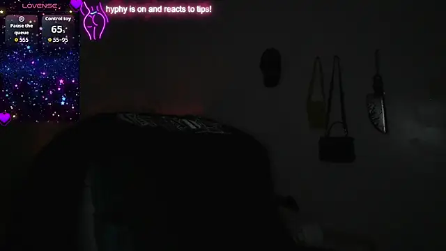 Snapshot of x3raven chatting on October 6, 5:52 am x3raven online show from October 6, 5:52 am