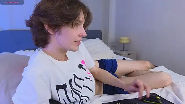 Snapshot of _Den1s_ chatting on September 13, 12:27 pm Den1s online show from September 13, 12:27 pm