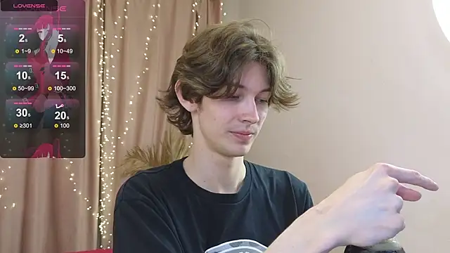 Snapshot of _Den1s_ chatting on October 26, 3:34 pm Den1s online show from October 26, 3:34 pm