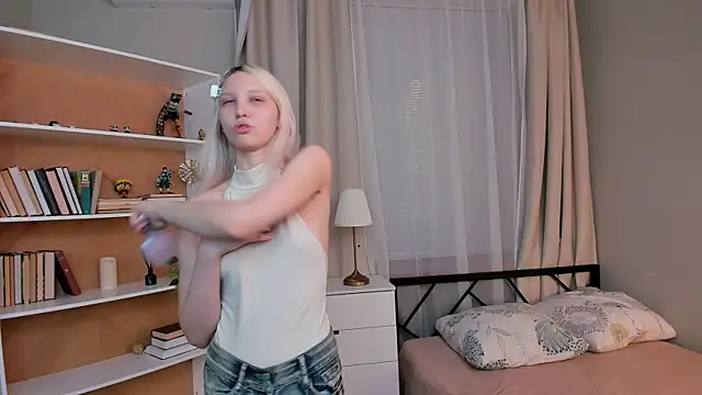 ErinBissonnette online show from April 10, 7:10 pm