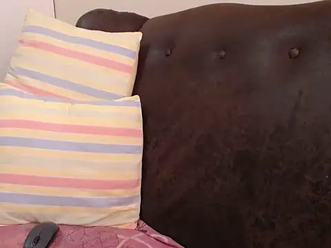 bustylaura4u online show from February 9, 12:58 pm