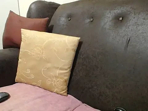 bustylaura4u online show from January 14, 11:41 pm