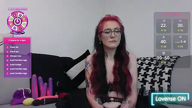 Snapshot of Harley-Moon chatting on November 3, 10:02 pm Harley-Moon online show from November 3, 10:02 pm