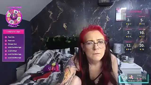 Snapshot of Harley-Moon chatting on October 22, 9:57 pm Harley-Moon online show from October 22, 9:57 pm