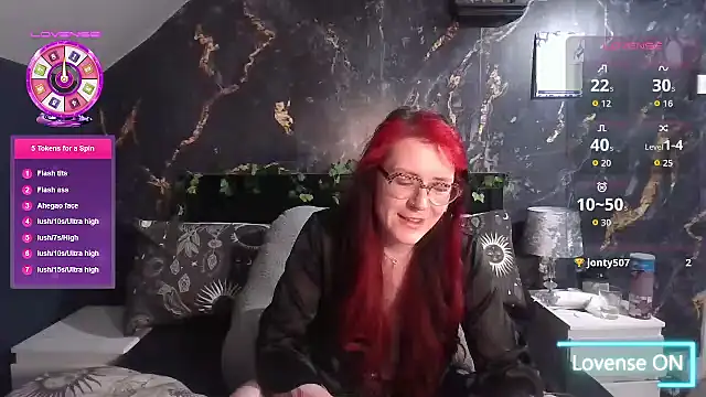 Snapshot of Harley-Moon chatting on January 13, 10:46 pm Harley-Moon online show from January 13, 10:46 pm