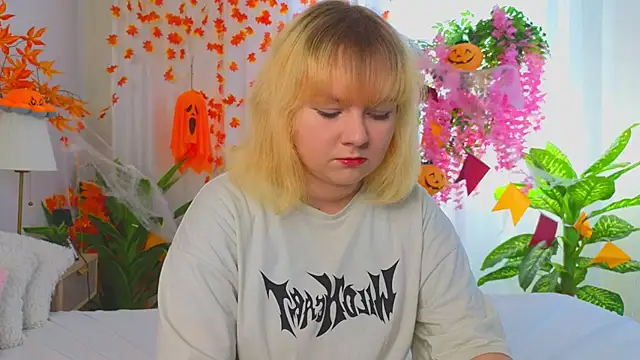 Snapshot of DianaJacobs chatting on November 8, 11:25 am DianaJacobs online show from November 8, 11:25 am