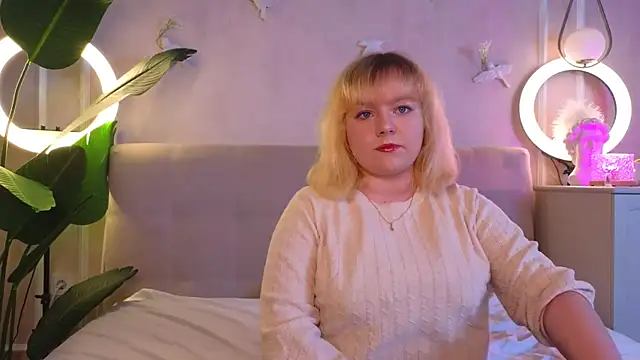 Snapshot of DianaJacobs chatting on November 7, 10:09 am DianaJacobs online show from November 7, 10:09 am