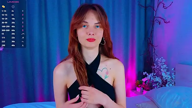 Snapshot of LisaDrake chatting on October 2, 7:39 pm LisaDrake online show from October 2, 7:39 pm