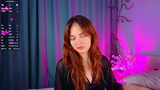Snapshot of LisaDrake chatting on October 13, 7:59 pm LisaDrake online show from October 13, 7:59 pm