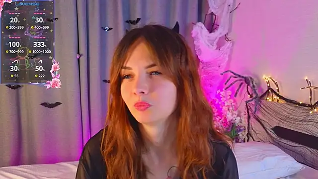 LisaDrake online show from October 24, 8:19 pm