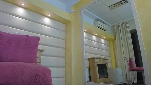 Jelly Bee online show from November 10, 8:25 pm