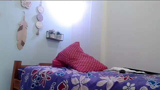 ashlyanaldeep18 online show from December 16, 2:38 am