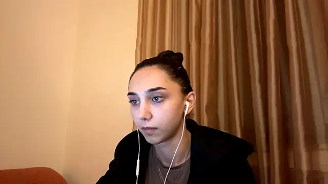 Snapshot of LinaMour chatting on October 6, 10:10 pm LinaMour online show from October 6, 10:10 pm