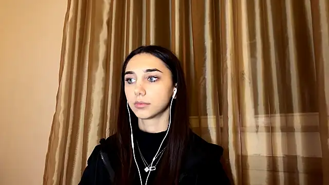 Snapshot of LinaMour chatting on November 7, 10:03 pm LinaMour online show from November 7, 10:03 pm