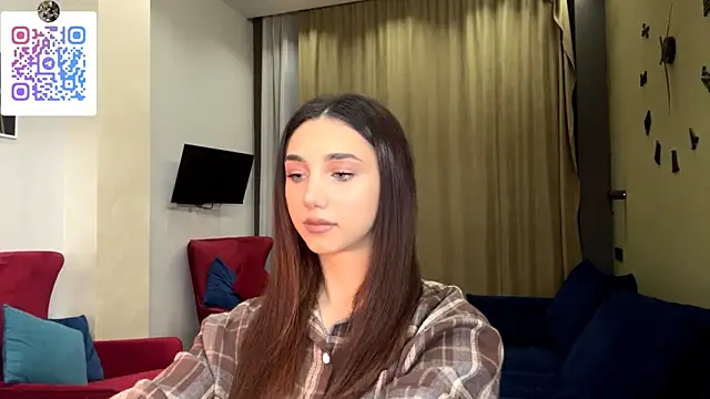 LinaMour online show from February 1, 10:30 pm