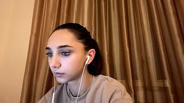 Snapshot of LinaMour chatting on September 26, 11:22 pm LinaMour online show from September 26, 11:22 pm