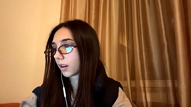 Snapshot of LinaMour chatting on September 29, 10:15 pm LinaMour online show from September 29, 10:15 pm