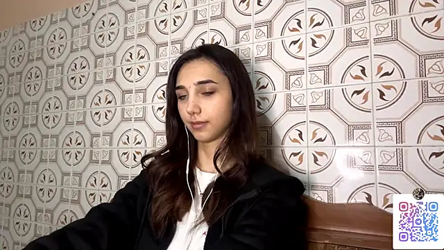 Snapshot of LinaMour chatting on November 10, 11:21 pm LinaMour online show from November 10, 11:21 pm